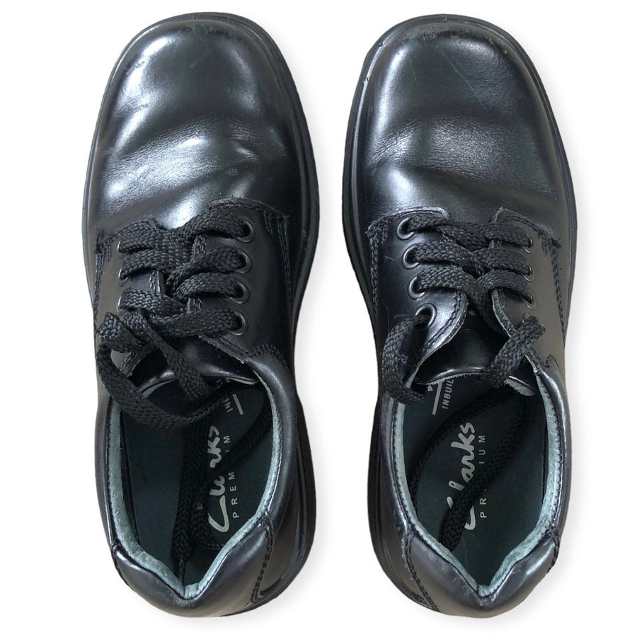 Clarkes school shoes - Size 1.5 US (33 EU)